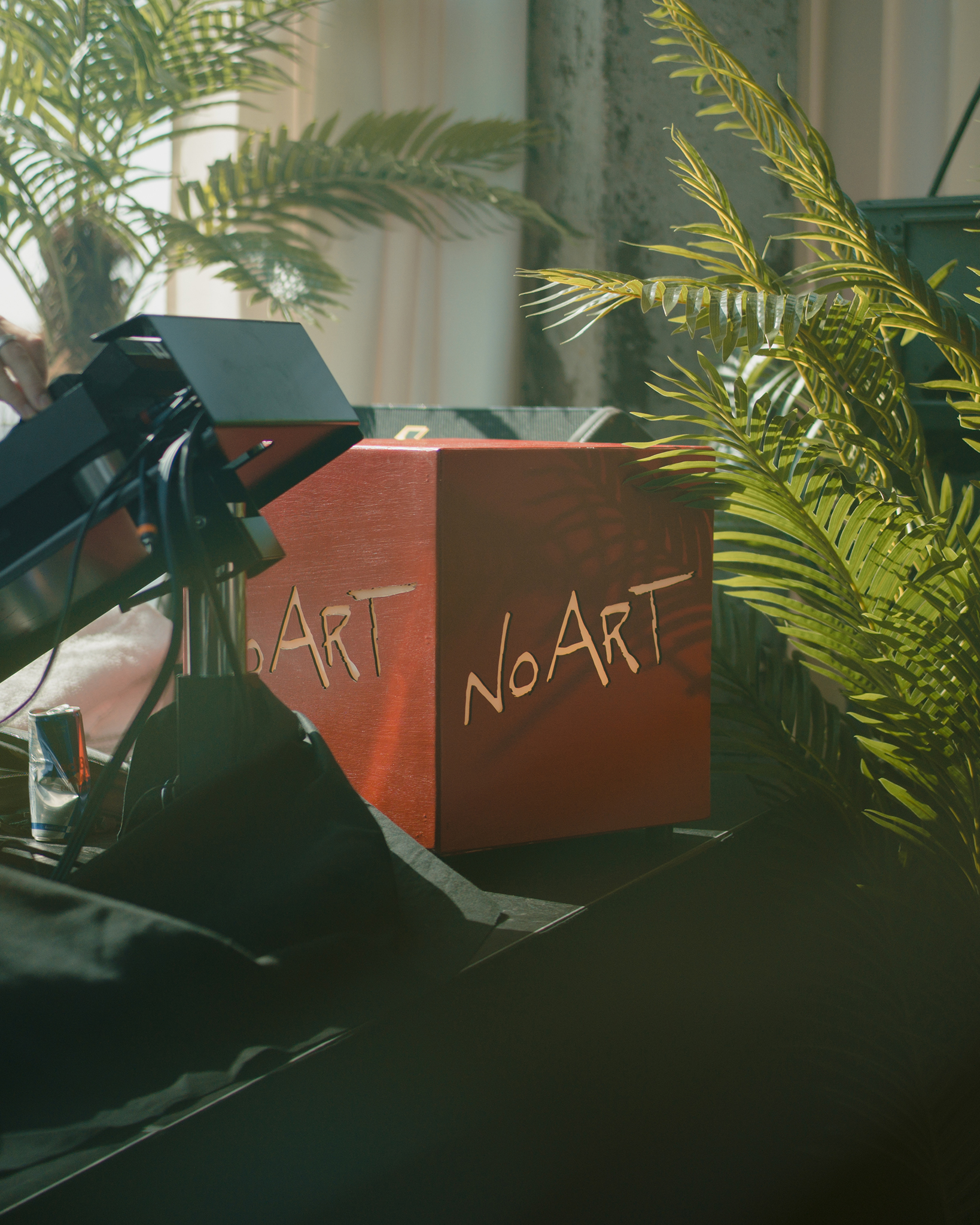 Levensechte kunstplanten gebruikt als decoratie op diverse evenementen, die zorgen voor een stijlvolle en onderhoudsvrije groene sfeer.
				  